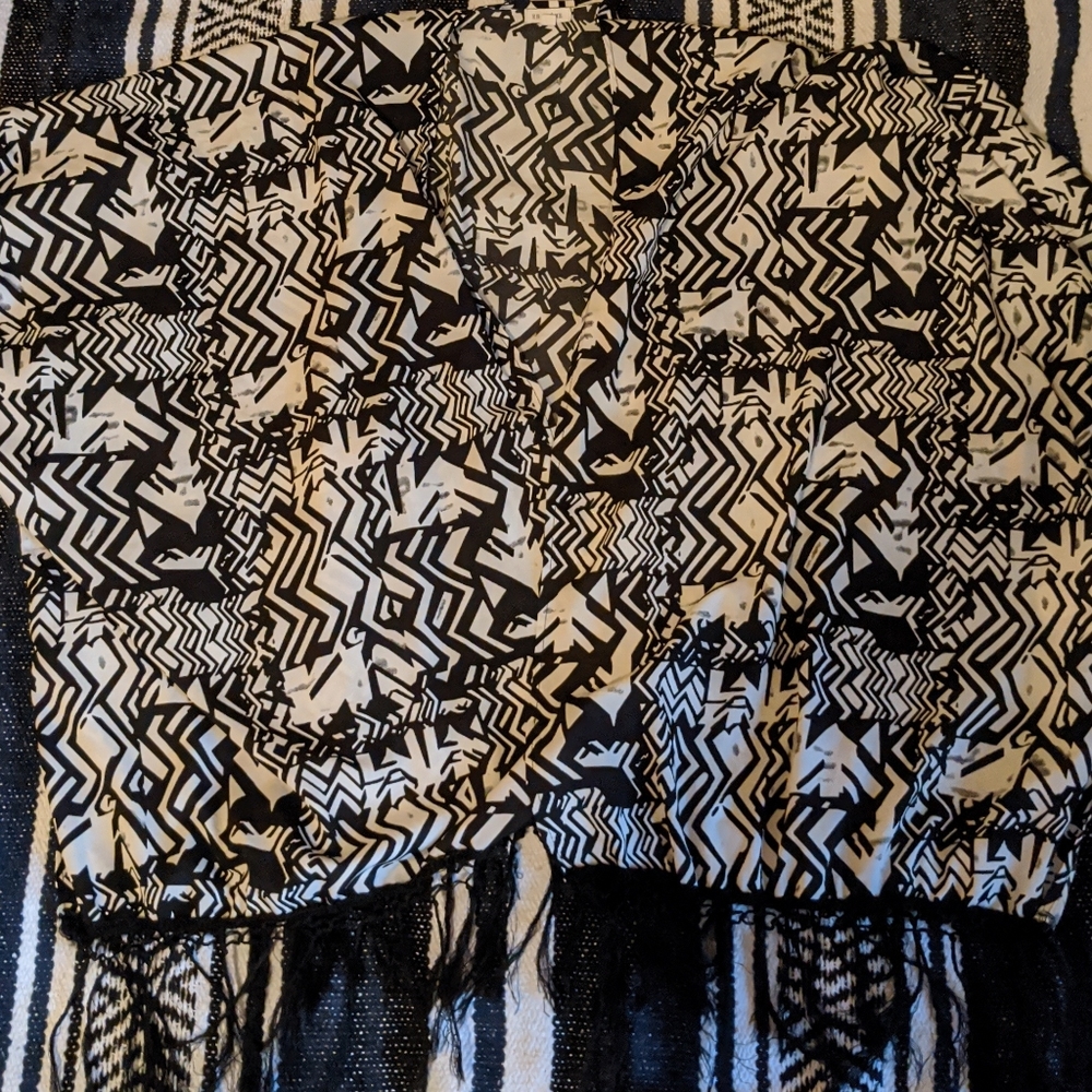 Tops - Picture 12 of 14